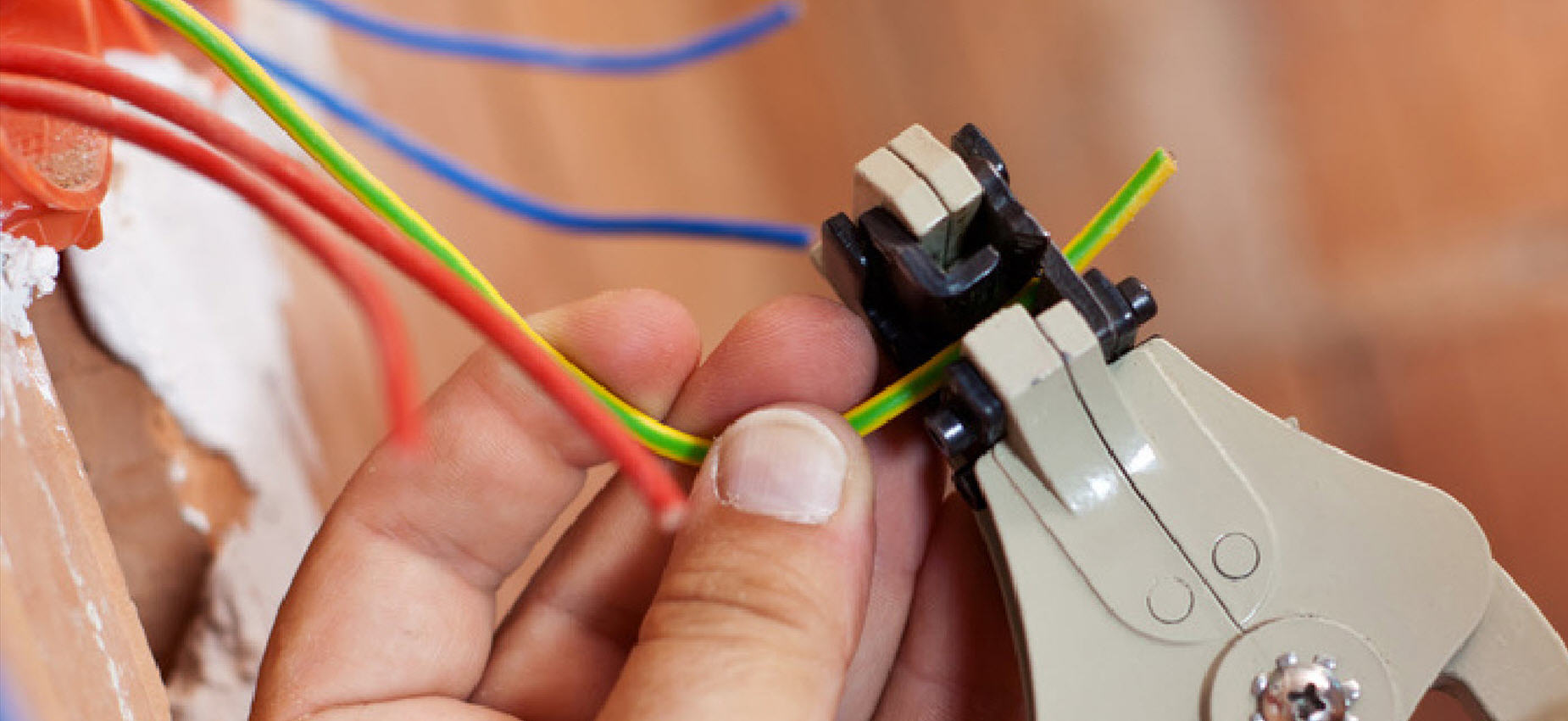 ELEKTRIČAR BUDVA TIVAT KOTOR - ELEKTROINSTALACIJE I SERVIS